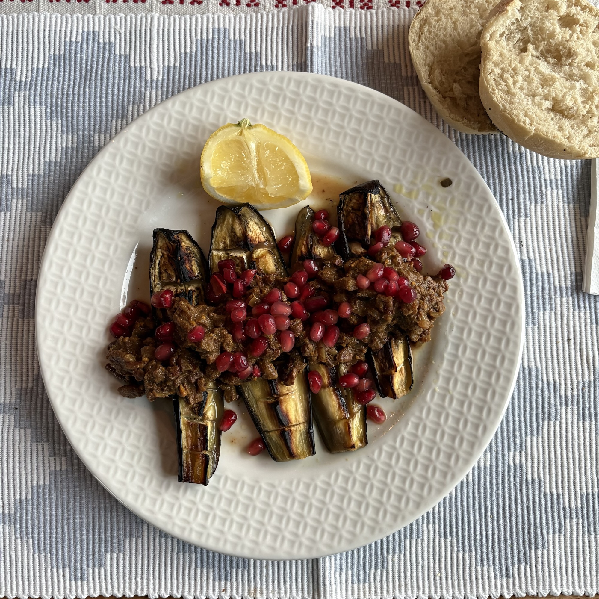 Aubergine in Granatapfelsauce